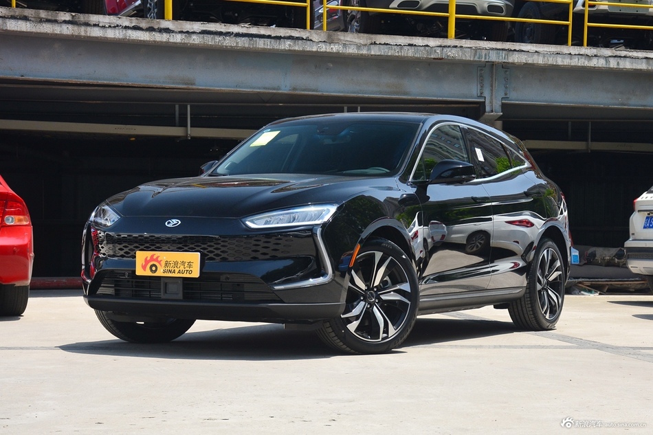 2021款赛力斯SF5 四驱华为智选版