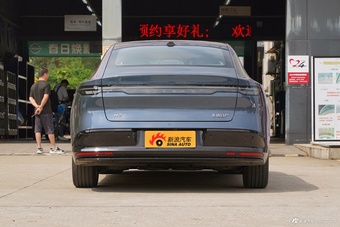 2025款日产N7 625 Max