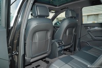 2025款奥迪Q5L 45周年典藏版 40 TFSI 豪华动感型