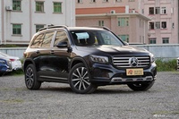 2025款奔驰GLB 220 时尚型