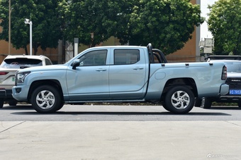 2024款金刚炮2.0T自动8AT柴油两驱精英型长箱