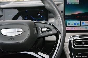 2025款博越L 第四代 1.5TD DCT 启程