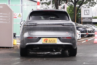 2025款岚图FREE+ 四驱乾崑版