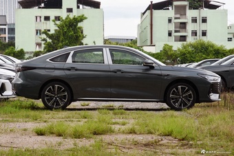 2025款艾瑞泽8 PRO 1.6T 豪华+