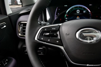 2025款传祺M6 MAX 270T 豪华版版