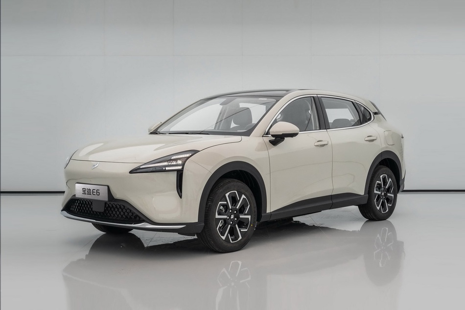 宝骏E6