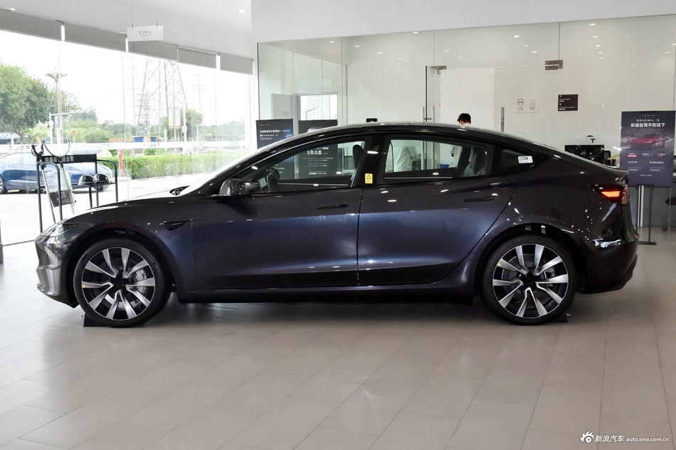 特斯拉Model 3热销中 欲购从速