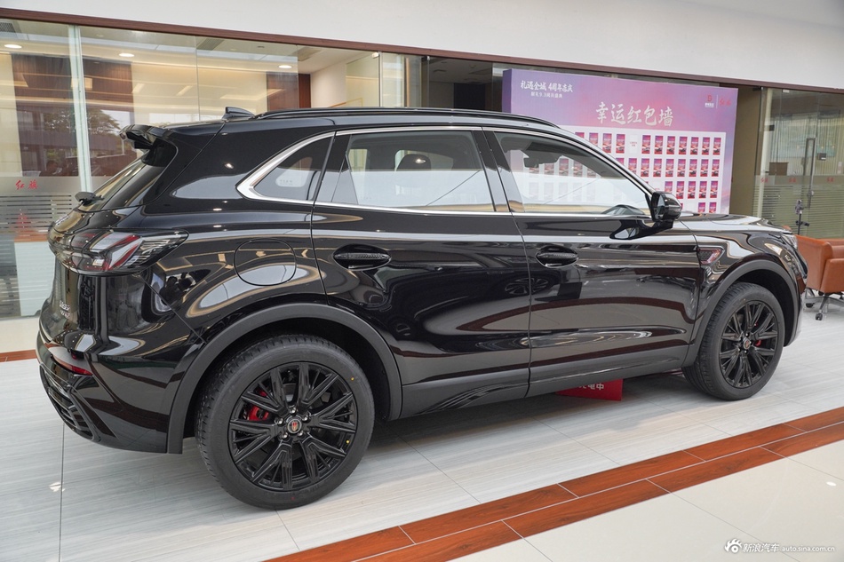 每次亮相都是焦点，红旗HS5全国最高直降5.78万