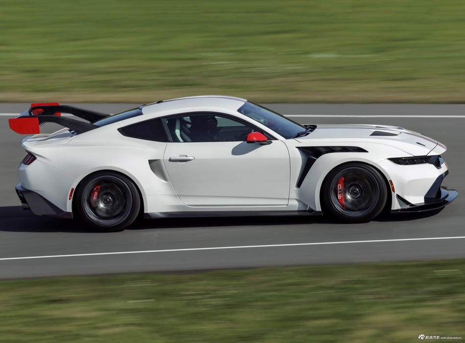 每次亮相都是焦点，福特Mustang全国最高直降3.37万