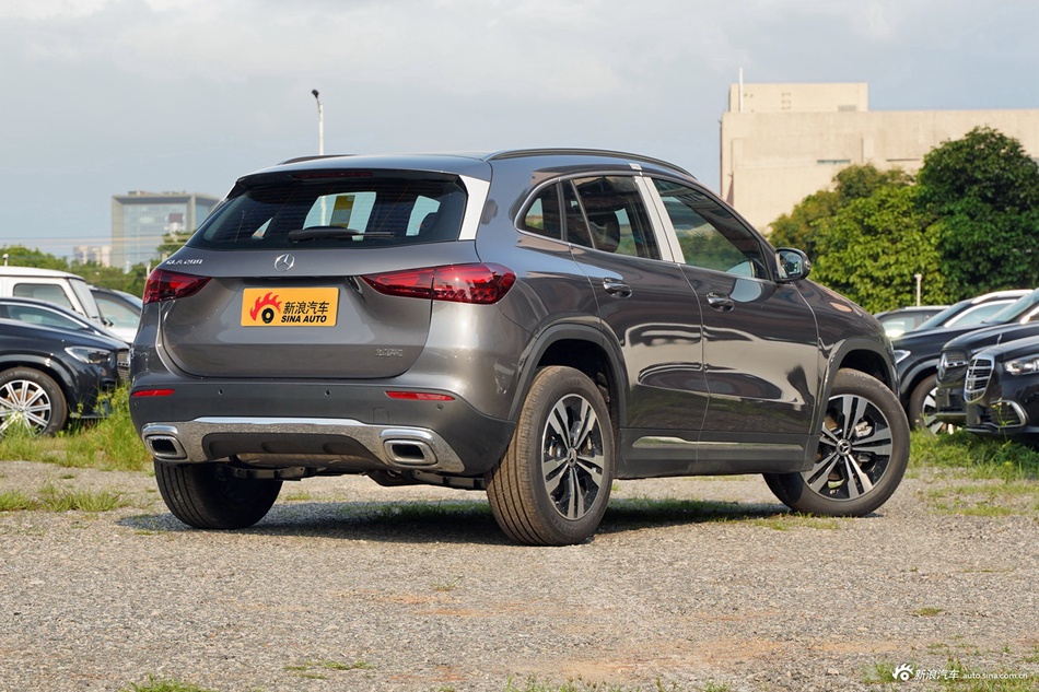 全系价格低至19.23万起，最大折扣6.4折，奔驰GLA级问你敢答应吗？