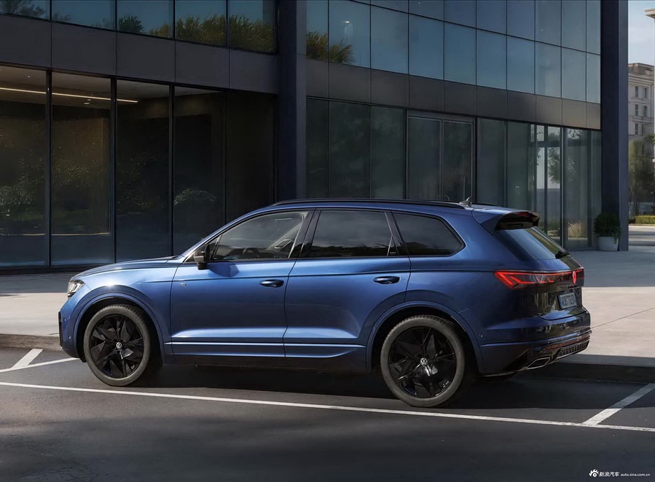 空间足够，操控给力，最高还能便宜18.38万，这样的大众途锐不来一沓？