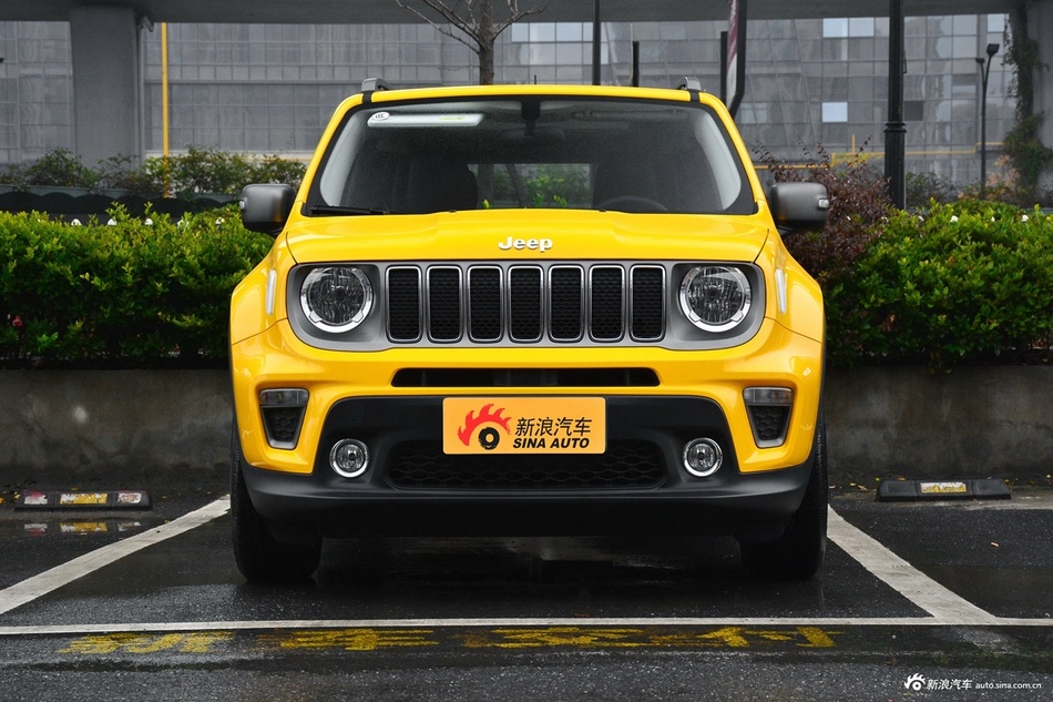 Jeep自由侠促销中，最高直降1.00万，新车全国12.05万起！