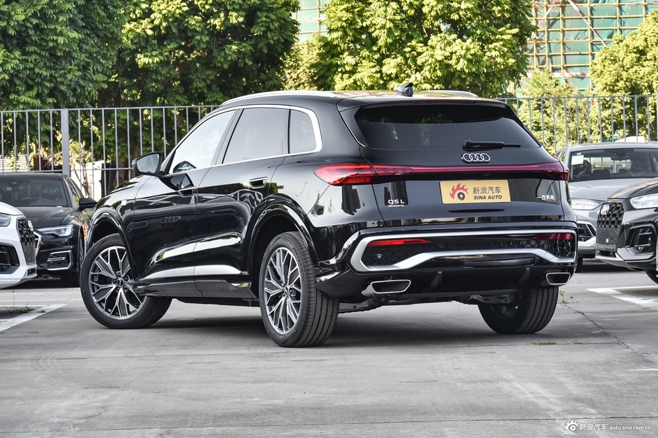 还在纠结买啥车？不如看看奥迪Q5L，全国最高直降12.67万